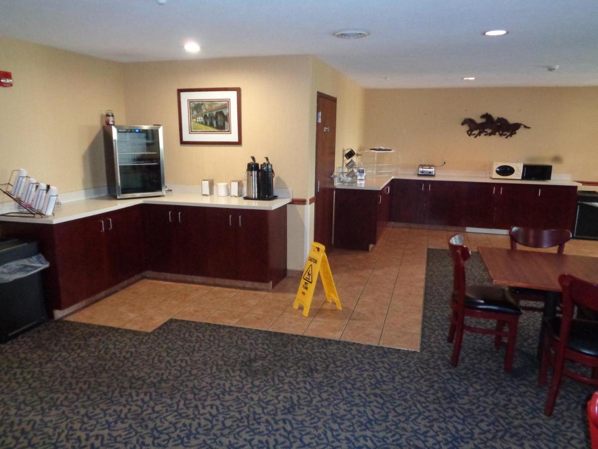 Fairgrounds Inn Du Quoin Esterno foto